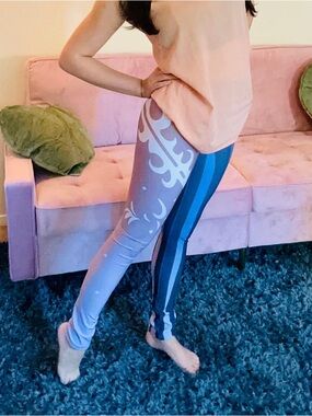 Minstrel Final Fantasy XIV Two-Tone Purple and Blue Leggings